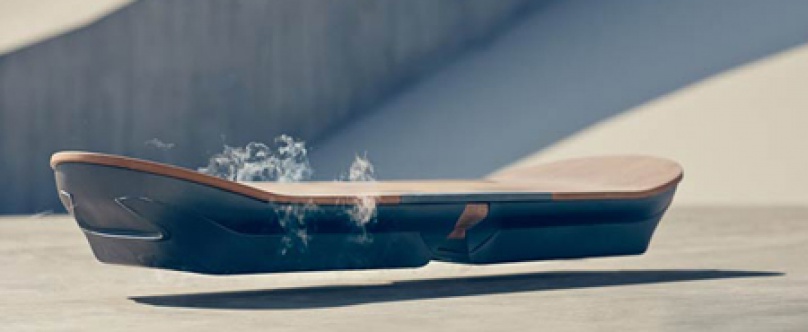 Le skateboard volant de Retour vers le Futur par Lexus