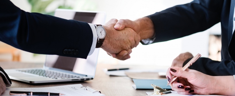 Deux piliers digitaux pour construire une relation professionnelle avec ses clients et partenaires Deux piliers digitaux pour construire une relation professionnelle avec ses clients et partenaires