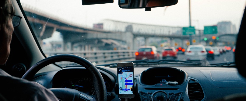 Uber et Lyft échappent à la loi californienne AB5 grâce à la proposition 22