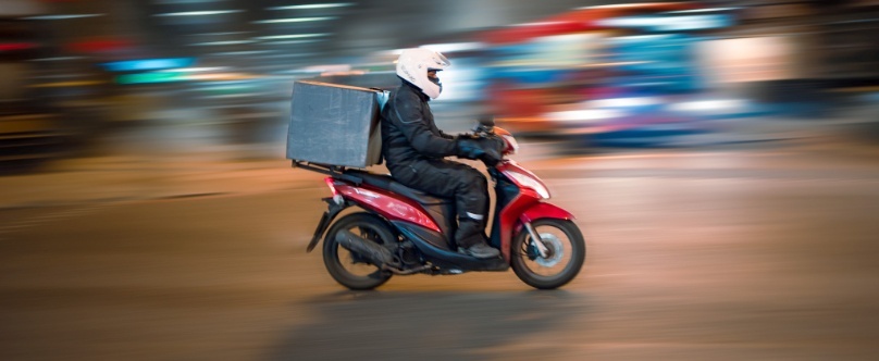 Les eurodéputés ont voté pour le salariat des travailleurs de Deliveroo et Uber