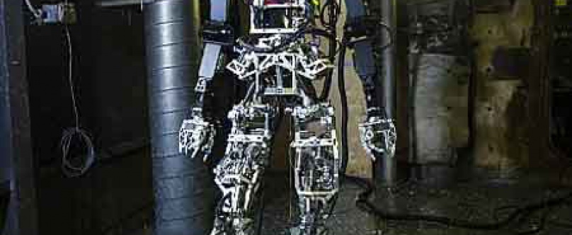SAFFIR; le robot capable de lutter contre les incendies; testé par l'US Navy